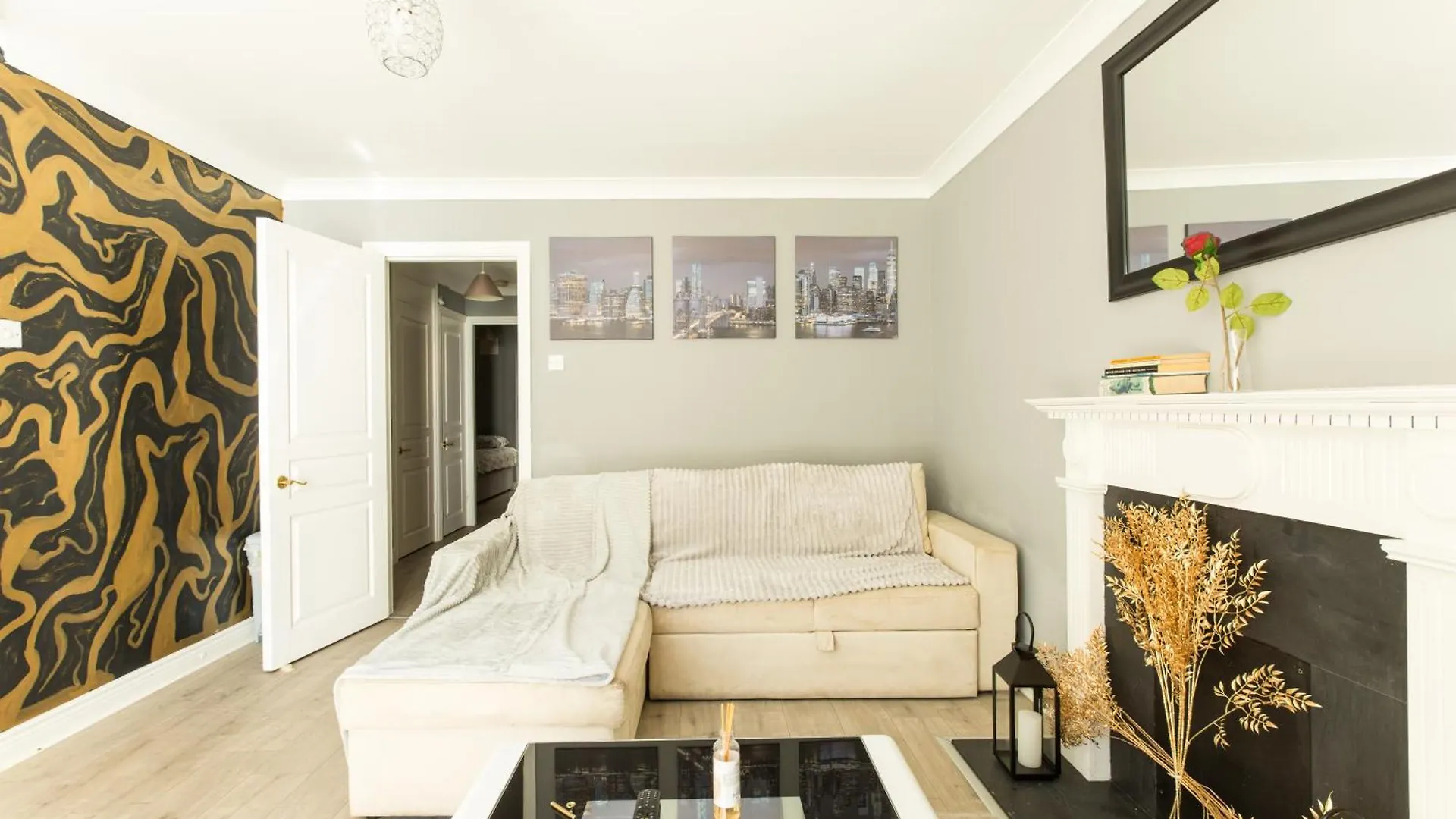 Modern Elegant Central Apt With Parking Dublin